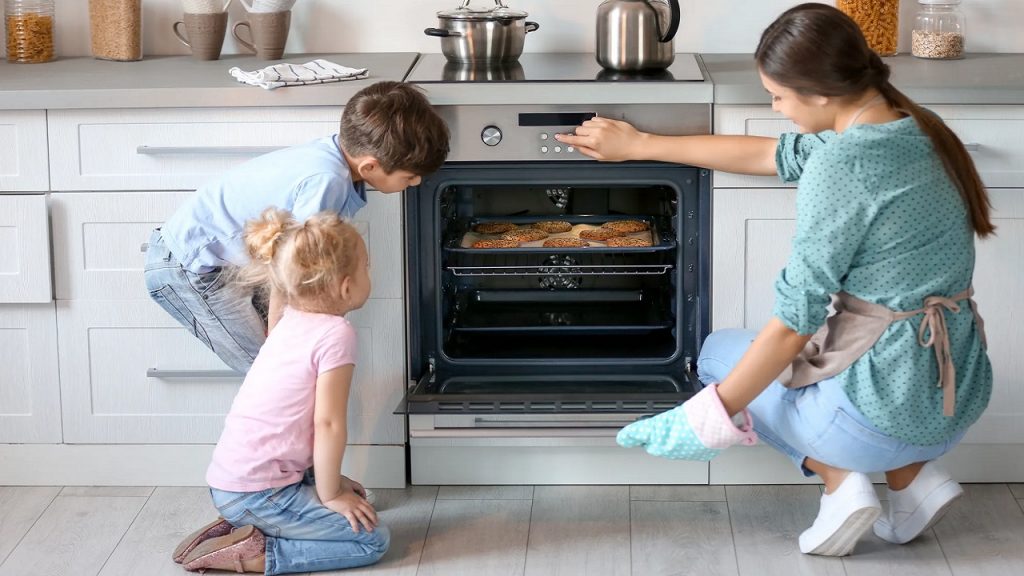 como cambiar la bombilla del horno